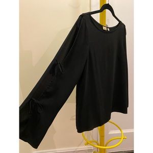 Aritzia Wilfred open sleeve top with ties